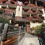 Les Bains Ξενοδοχείο