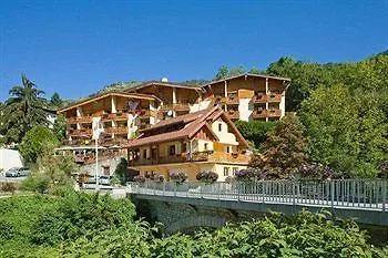 Les Bains 3*