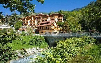 Les Bains Hotel