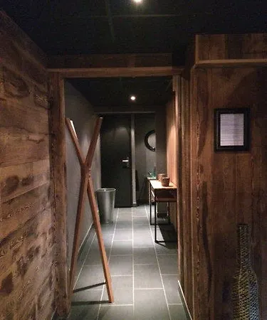 Les Bains Hotel