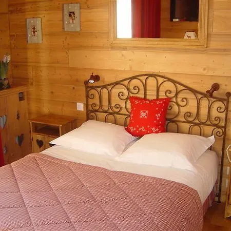 Les Bains Hotel