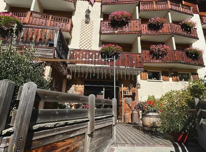 Les Bains Hotel